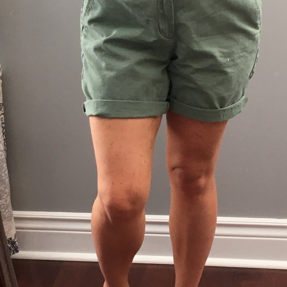 Lot of CASUAL PANTS AND SHORTS - Picture 7 of 13